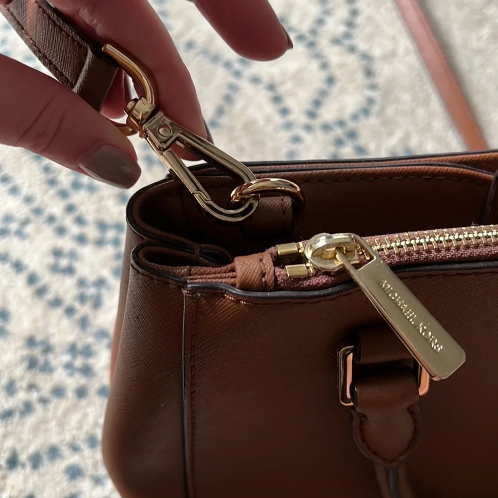 *SOLD* Michael Kors Purse - Picture 4 of 4